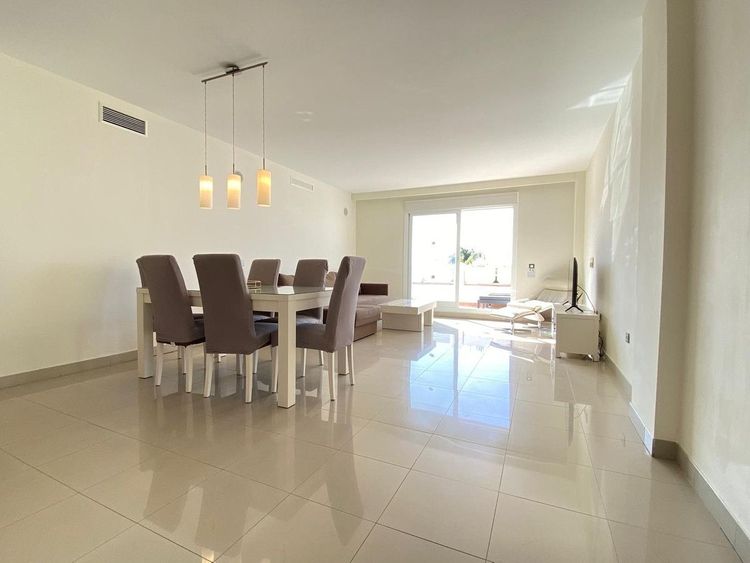 Penthouse | Resale in Estepona in Estepona, Costa del Sol - Photo 5