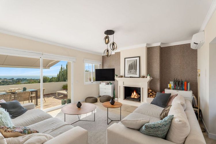House | Resale in The Golden Mile in The Golden Mile, Costa del Sol - Photo 3