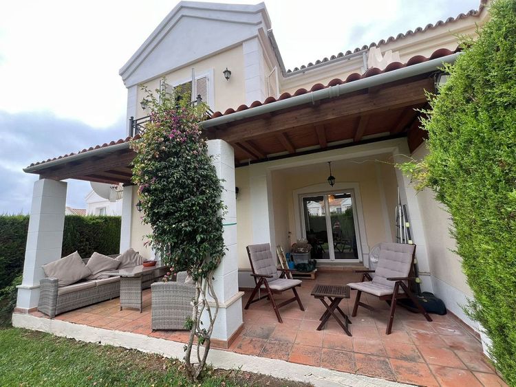House | Resale in La Alcaidesa in La Alcaidesa, Costa del Sol - Photo 4
