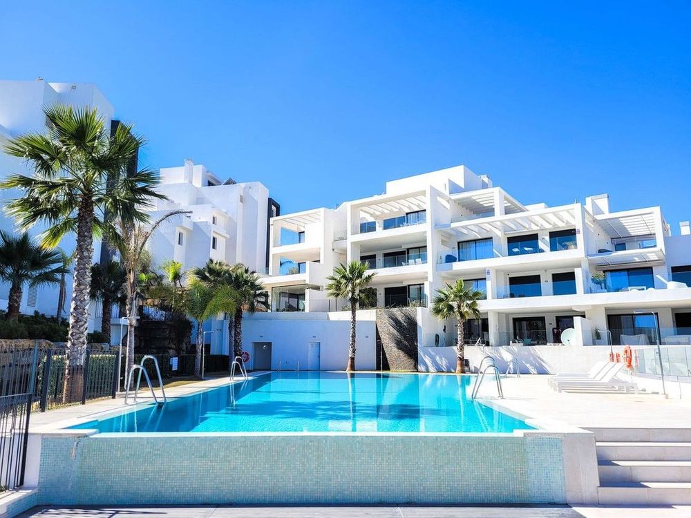 Apartment | Resale in Estepona in Estepona, Costa del Sol - Main property photo