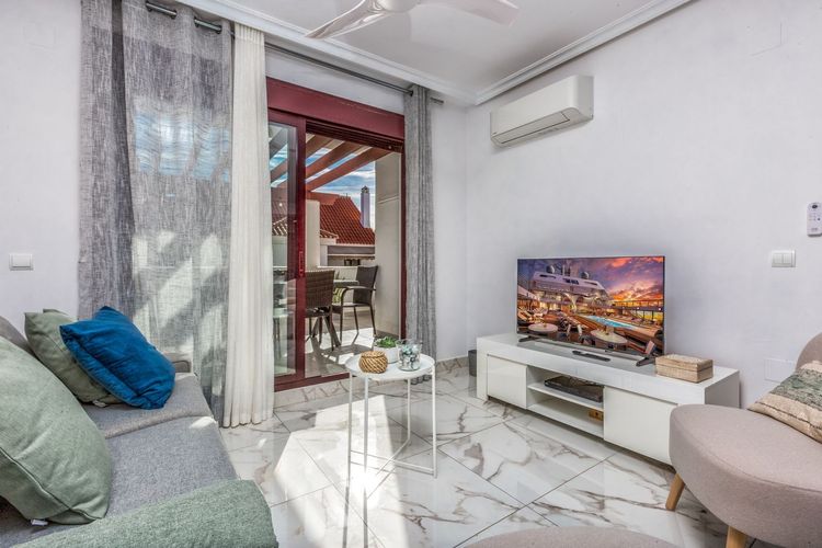 Apartment | Resale in Nueva Andalucía in Nueva Andalucía Others, Costa del Sol - Photo 3