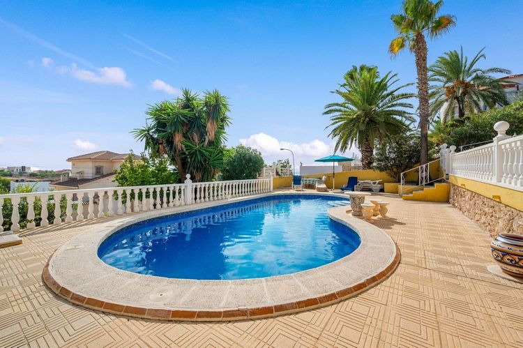 House | Resale in Rojales in Rojales, Rosales / Quesada, Costa Blanca - Photo 5