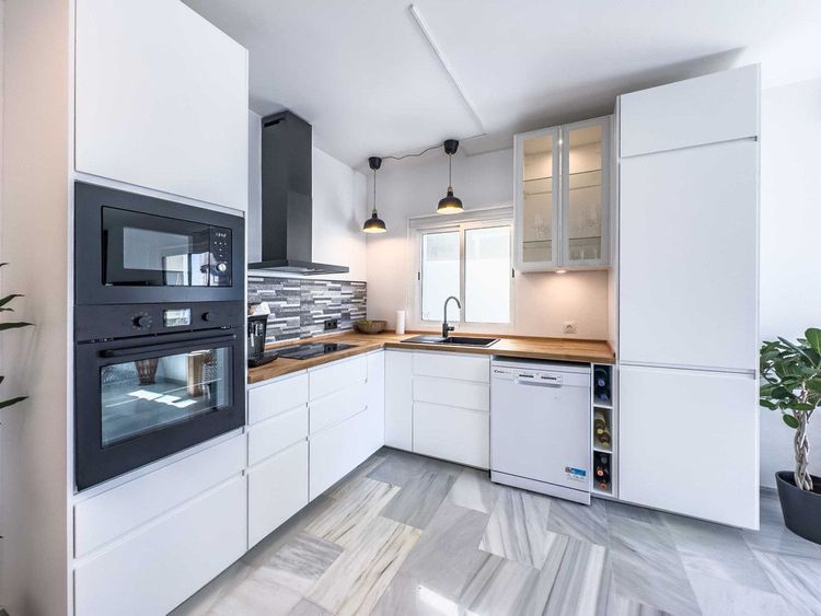 Apartment | Resale in Calahonda in Calahonda, Costa del Sol - Photo 3