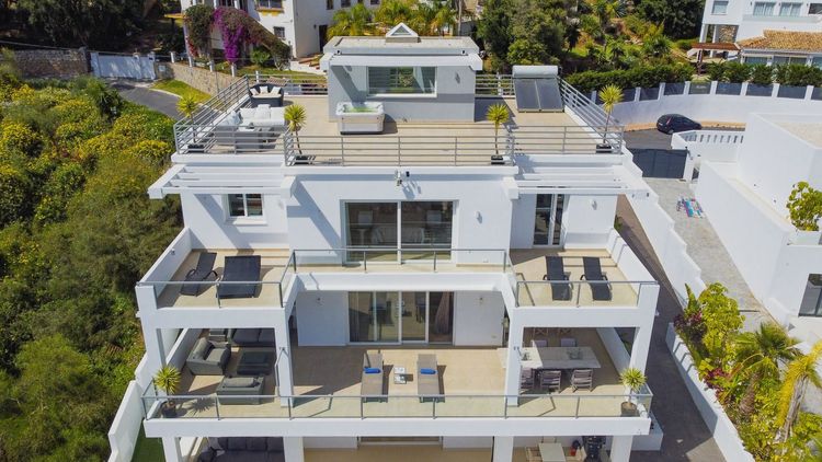 listing card gallery