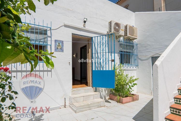 House | Resale in Rincón de la Victoria in Rincón de la Victoria, Costa del Sol - Photo 5