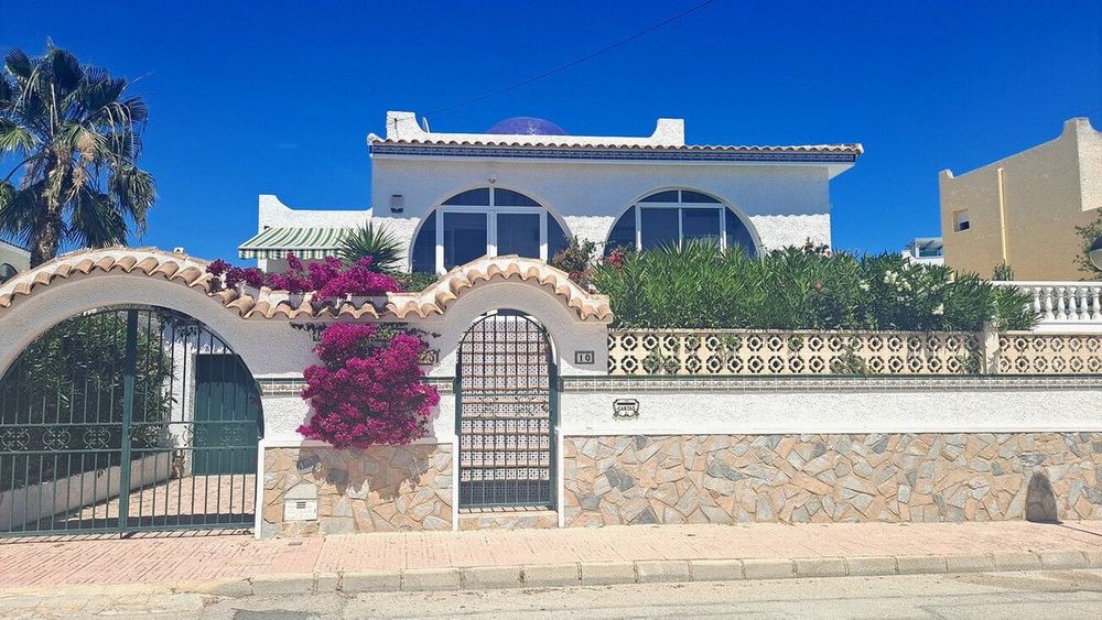 House | Resale in Blue Lagoon in Costa Blanca - Main property photo