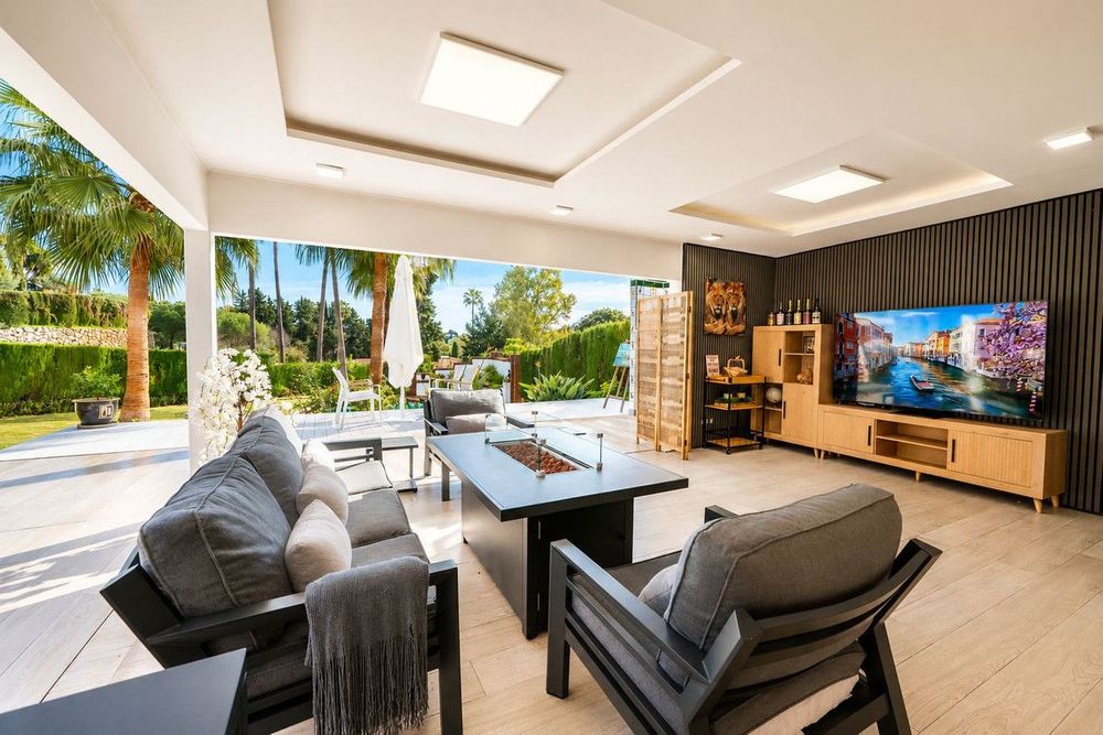 House | Resale in El Paraiso in El Paraiso, Costa del Sol - Main property photo