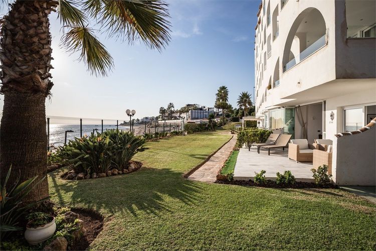 Apartment | Resale in Mijas Costa in Mijas Costa, Costa del Sol - Photo 3