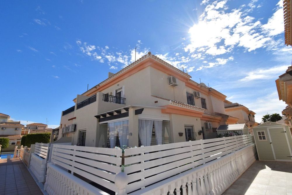 House | Resale in Playa Flamenca in Playa Flamenca, Costa Blanca - Main property photo