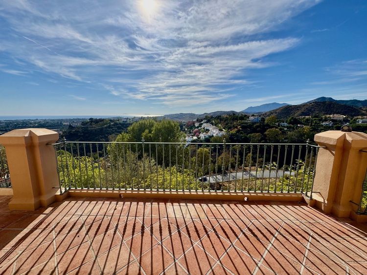 Apartment | Resale in Monte Halcones - Development photo 1