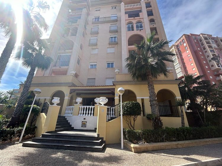 Apartment | Resale in Torrevieja in Torrevieja, Costa Blanca - Photo 3