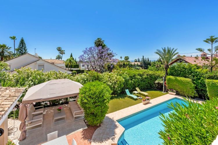 House | Resale in Marbella in Marbella, Costa del Sol - Photo 3