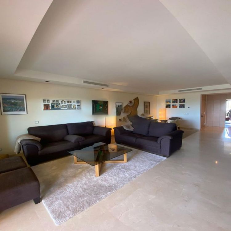 Apartment | Resale in La Quinta in La Quinta, Costa del Sol - Photo 2
