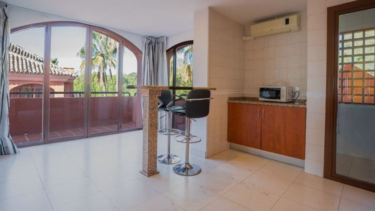 Penthouse | Resale in Puerto Banús in Puerto Banús, Costa del Sol - Photo 5