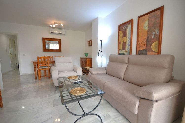 Apartment | Resale in Calahonda in Calahonda, Costa del Sol - Photo 3
