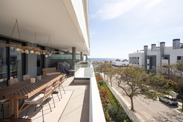 Apartment | Resale in Estepona in Estepona, Costa del Sol - Photo 4