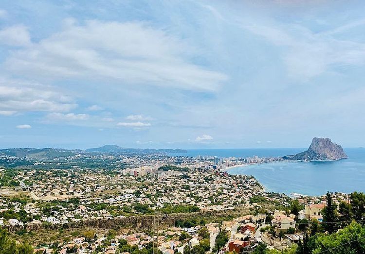 House | Resale in Calpe in Calpe, Costa Blanca - Photo 4