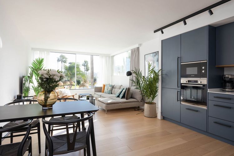 Apartment | Resale in Nueva Andalucía in Nueva Andalucía Others, Costa del Sol - Photo 2