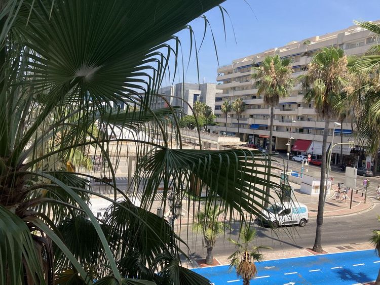 Apartment | Resale in Puerto Banús in Puerto Banús, Costa del Sol - Photo 3