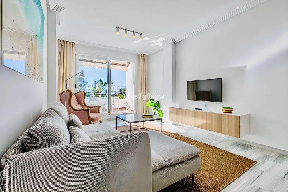 Apartment | Resale in Los Arqueros in Los Arqueros, Costa del Sol - Main property photo