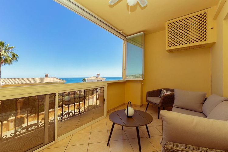 Apartment | Resale in La Cala de Mijas in La Cala de Mijas, Costa del Sol - Photo 2