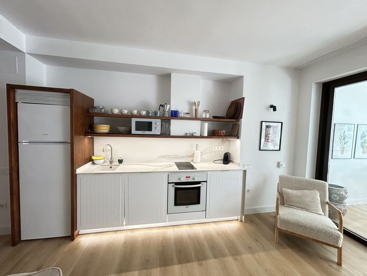 Apartment | Resale in Puerto Banús in Puerto Banús, Costa del Sol - Photo 5