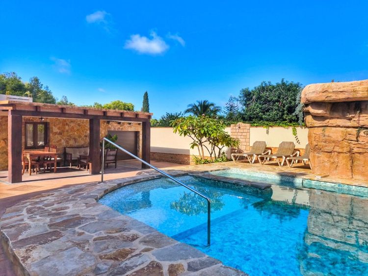 House | Resale in Denia in Denia, Costa Blanca - Photo 3