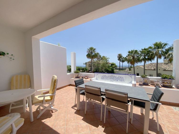 House | Resale in Los Arqueros in Los Arqueros, Costa del Sol - Photo 4