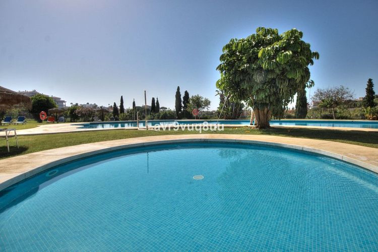 Apartment | Resale in El Faro in El Faro, Costa del Sol - Photo 2