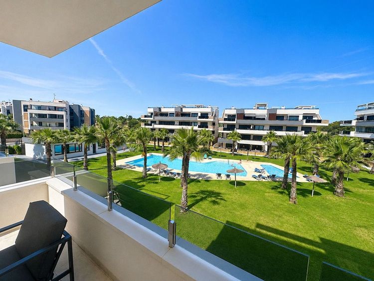 Apartment | Resale in Los Altos in Costa Blanca - Photo 2
