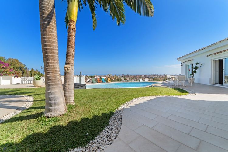 House | Resale in Sierrezuela in Sierrezuela, Costa del Sol - Photo 3