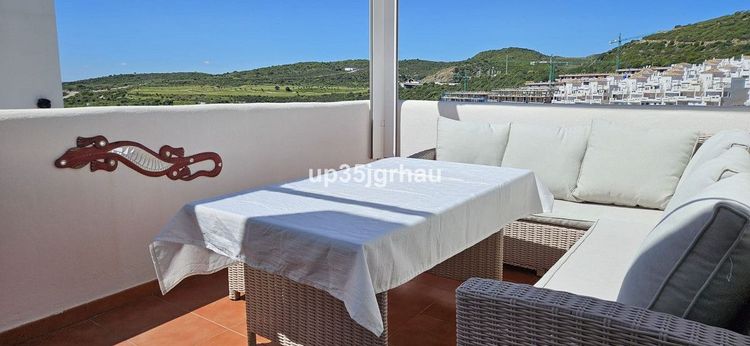 Apartment | Resale in Valle Romano in Valle Romano, Costa del Sol - Photo 2