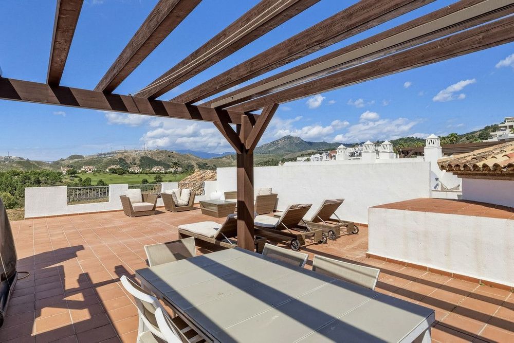 Penthouse | Resale in Los Arqueros in Los Arqueros, Costa del Sol - Main property photo