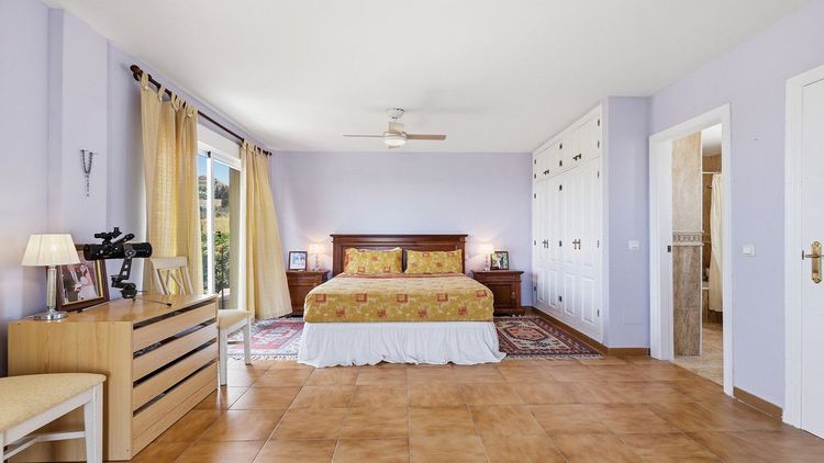 House | Resale in Manilva in Manilva Others, Costa del Sol - Photo 4