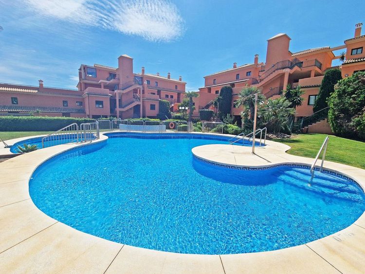 Penthouse | Resale in Elviria in Elviria, Costa del Sol - Photo 5