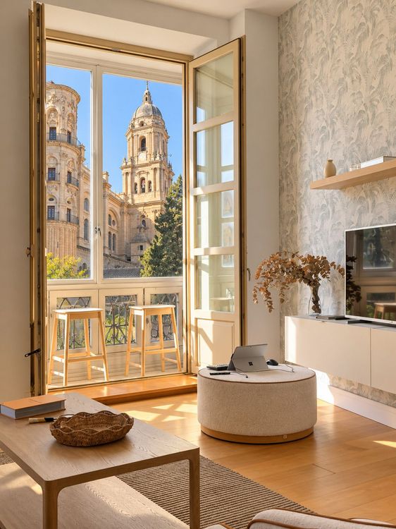 Apartment | Resale in Málaga Centro in Málaga Centro, Málaga City, Costa del Sol - Photo 2