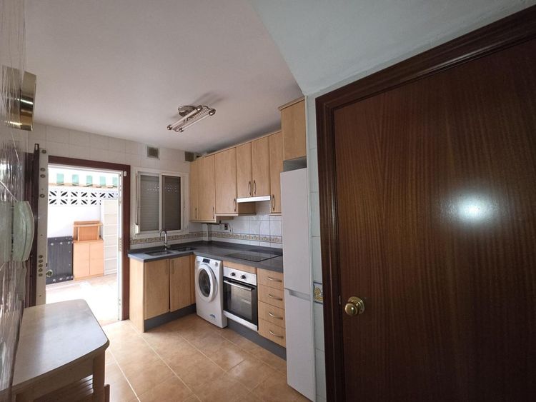 House | Resale in Chilches in Chilches, Costa del Sol - Photo 5