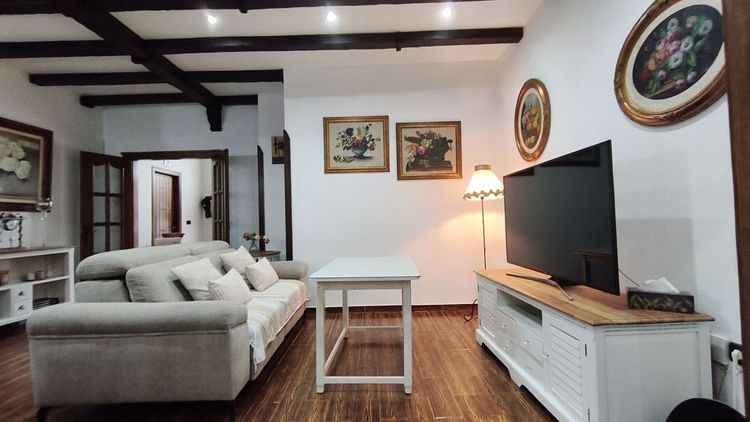 House | Resale in Alhaurín el Grande in Alhaurín el Grande, Valle de Guadalhorce, Costa del Sol - Photo 4
