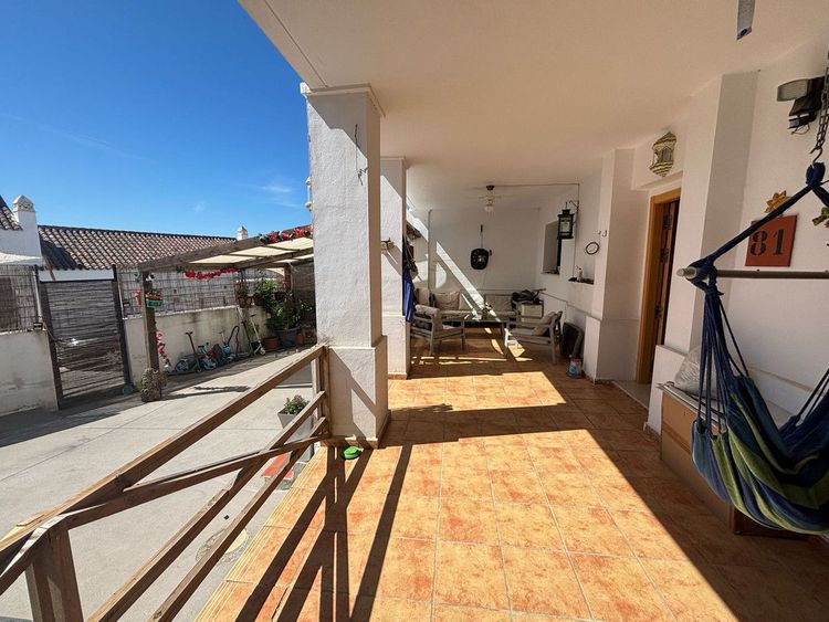 House | Resale in Casares Playa in Casares Playa, Costa del Sol - Photo 4