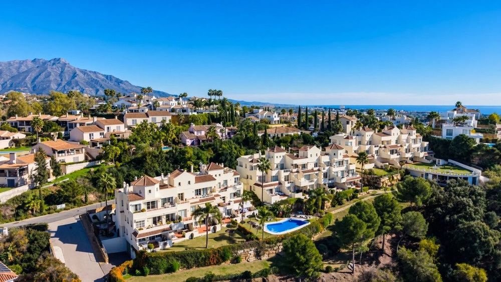 Apartment | Resale in Benahavís in Benahavís Others, Costa del Sol - Main property photo