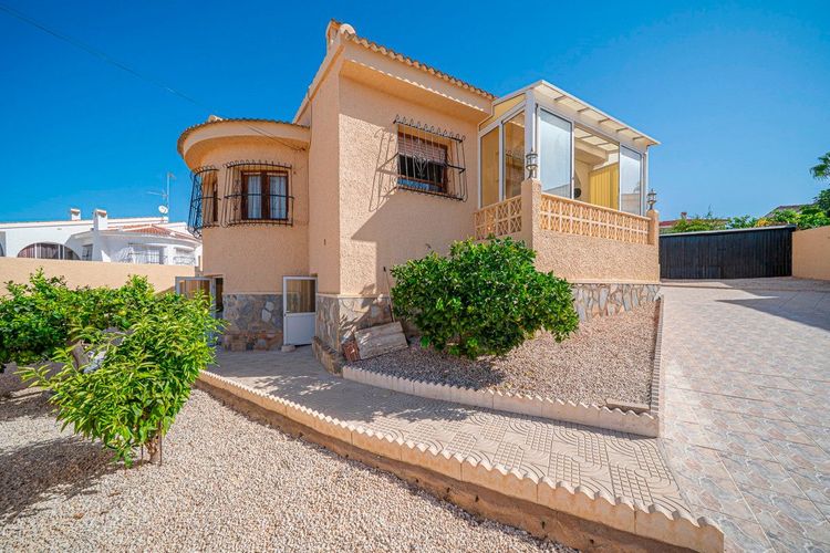 House | Resale in Ciudad Quesada in Ciudad Quesada, Costa Blanca - Photo 4