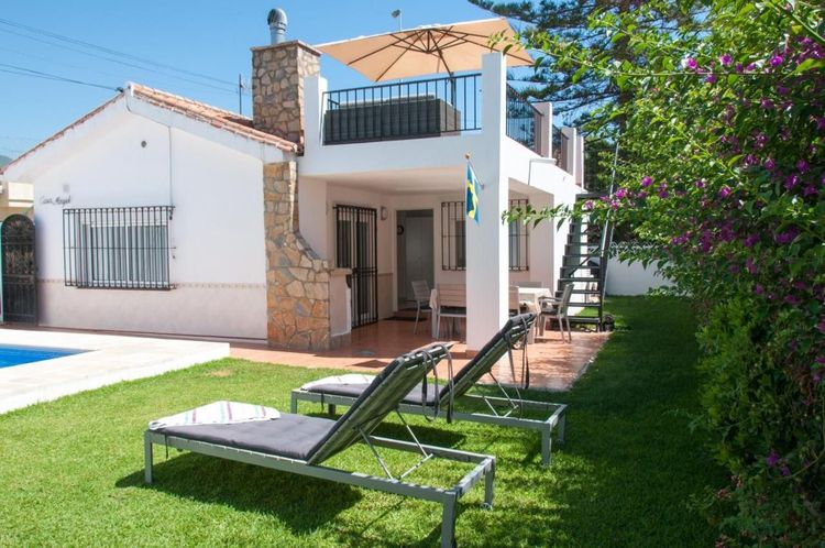 House | Resale in Los Boliches in Los Boliches, Costa del Sol - Photo 3