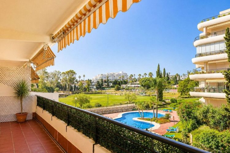 Apartment | Resale in Marbella in Marbella Others, Costa del Sol - Photo 2