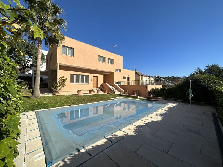 House | Resale in Málaga Este in Málaga Este, Costa del Sol - Photo 3