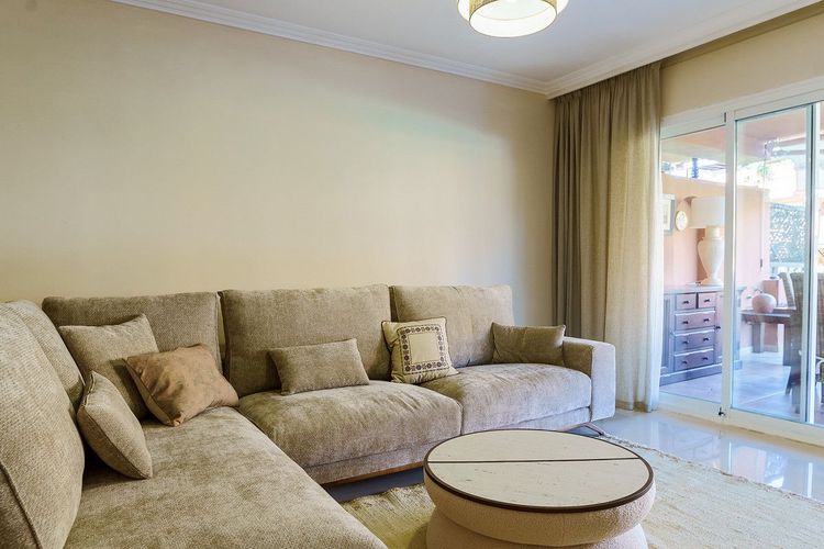 Apartment | Resale in Puerto Banús in Puerto Banús, Costa del Sol - Photo 5