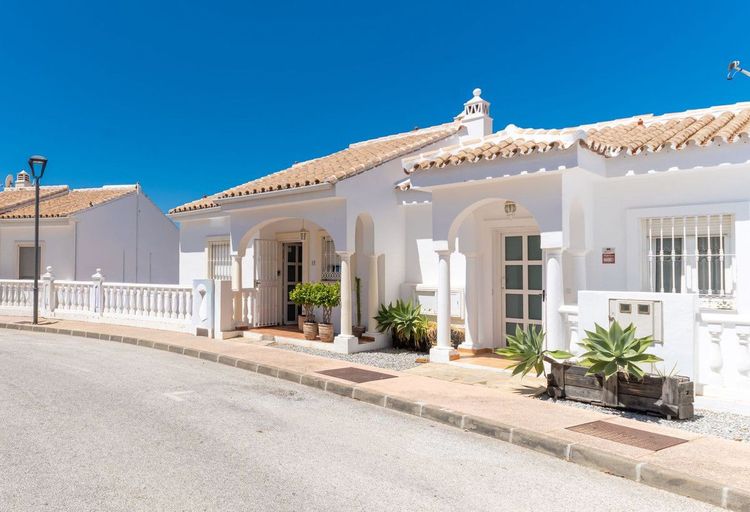 House | Resale in Mijas in Mijas Others, Costa del Sol - Photo 2