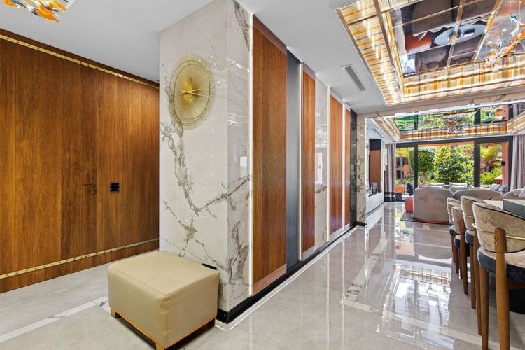 Apartment | Resale in Puerto Banús in Puerto Banús, Costa del Sol - Photo 4