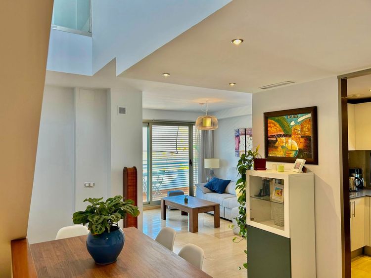 listing card gallery