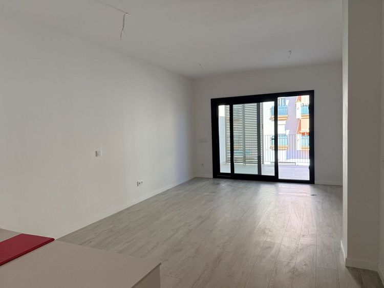 Apartment | Resale in Estepona in Estepona, Costa del Sol - Photo 2
