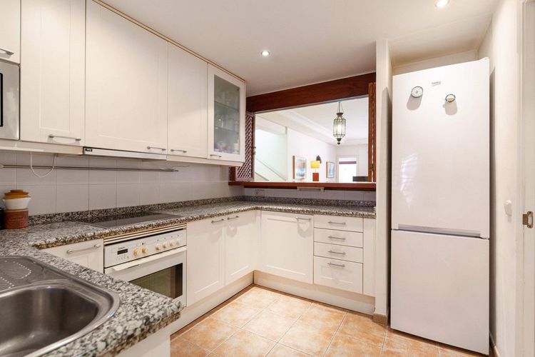 Penthouse | Resale in Estepona in Estepona, Costa del Sol - Photo 5